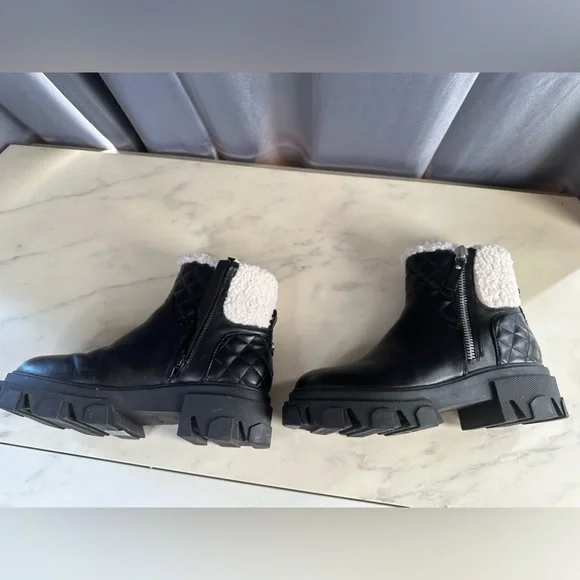Nine West leather boots. Fleece accent. Size 8.5. Warm and fun. Worn once. - Picture 4 of 7